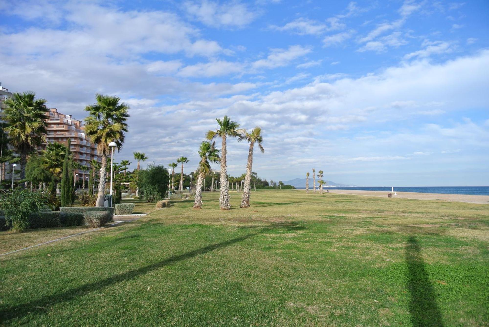 Apartamentos Danesp-Playa De Les Amplaries Marina Dor- Frontales Al Mar 奥罗佩萨德尔马 外观 照片
