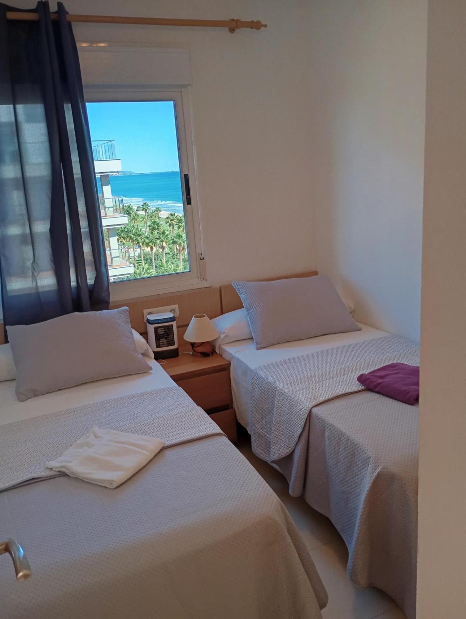 Apartamentos Danesp-Playa De Les Amplaries Marina Dor- Frontales Al Mar 奥罗佩萨德尔马 外观 照片
