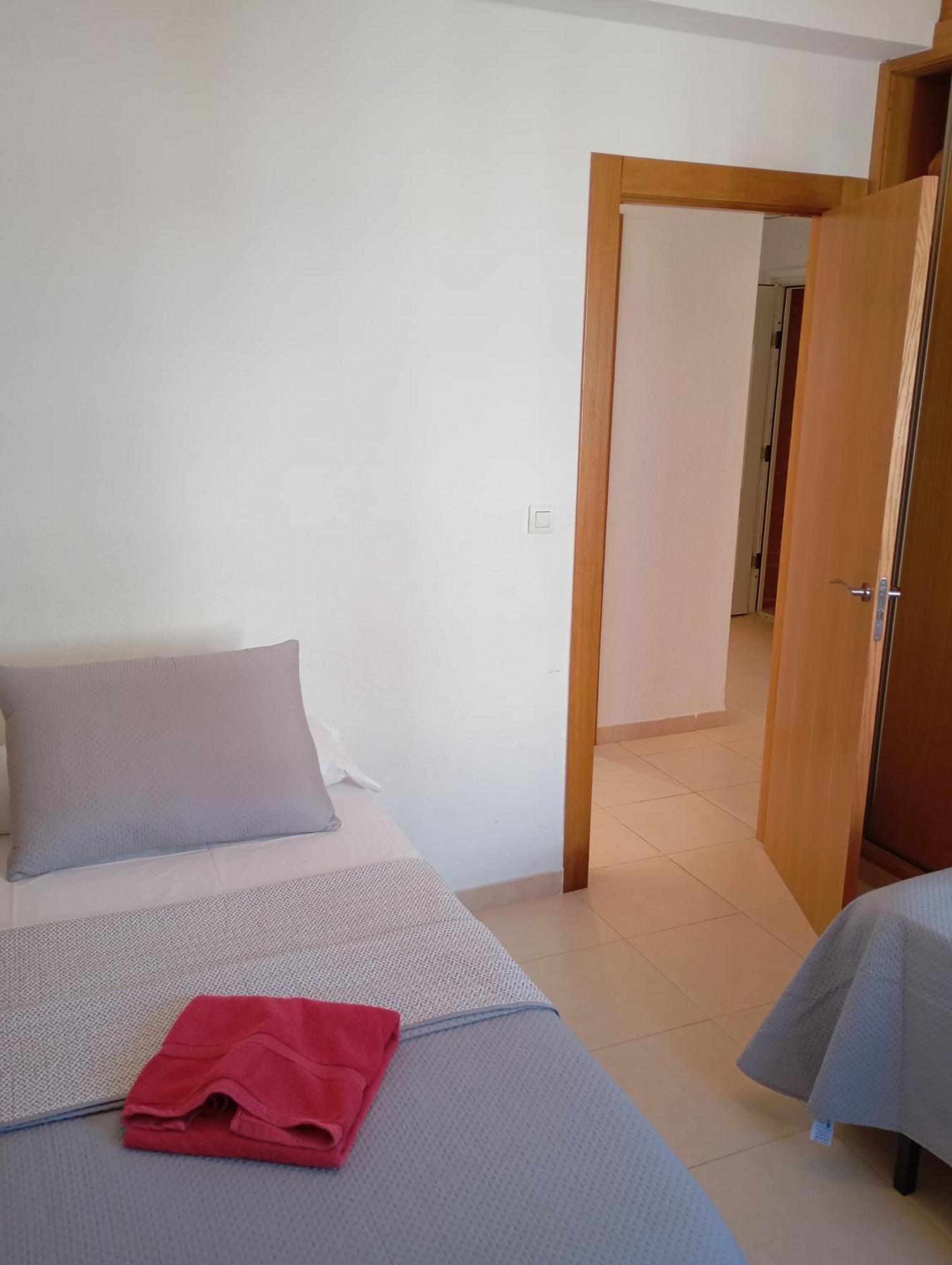 Apartamentos Danesp-Playa De Les Amplaries Marina Dor- Frontales Al Mar 奥罗佩萨德尔马 外观 照片